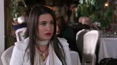 Bahar dizisinin Rengi’ni Ecem Özkaya’nın estetiksiz hali ortaya çıktı, Elveda Rumeli’de Küçük Zarife’sini canlandırmıştı, değişimi yıllar içinde hayrete düşürdü