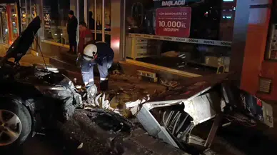 Erzurum'da trafoya çarptıktan sonra devrilen otomobildeki 2 kişi yaralandı