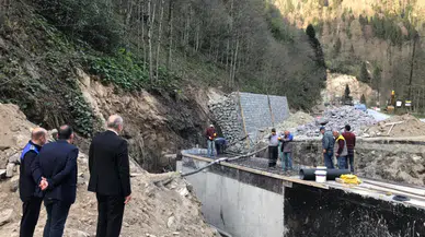 Başkanı Ömer Altun esnafları ve devam eden çalışmaları ziyaret etti