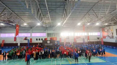 Gençlik Merkezleri Arası Spor Ligi Bölge Şampiyonası Erzurum'da başladı