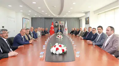 Artvin Valisi Cengiz Ünsal İl Genel Meclisi üyelerine kabul etti