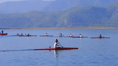 Rize'li sporcular Muğla'da durgunsu kano yarışlarında mücadele veriyor