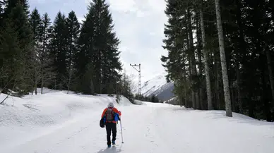 Kar altındaki Kavron Yaylası FPV dron ile görüntülendi