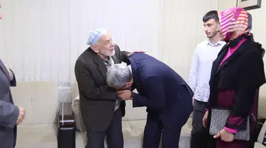Vali Baydaş şehit ailesinin evine konuk oldu