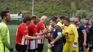 Trabzon'da "Karpaz-Trabzon Gönül Köprüsü Veteranlar Futbol Maçı" düzenlendi