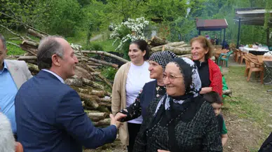 Yolgeçen Köyü'nde İlçe Protokolü ve Köy Halkına İkramda Bulunuldu