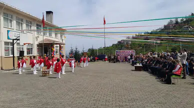 Derepazarı'nda 23 Nisan coşkusu yaşandı