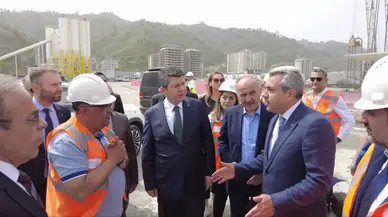 Bakan Yardımcısı Kırbıyık Rize Şehir Hastanesi inşaatında incelemelerde bulundu