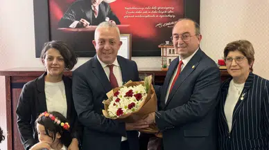 Artvin Belediye Başkanı Bilgehan Erdem, mazbatasını aldı