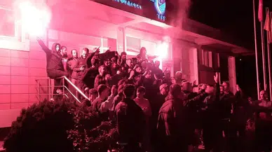 Trabzon'da bir grup taraftar, TFF'yi protesto etti
