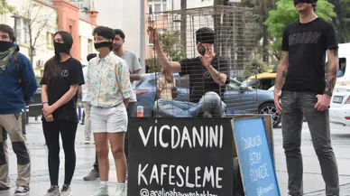 Yer İzmir:Hayvanseverlerden 'kafes' eylemi
