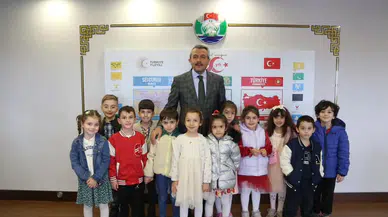 Miniklerden Vali Baydaş'a sürpriz ziyaret