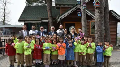 Trabzon'da öğrenciler ahşap atölyesinde oyuncak üretiyor