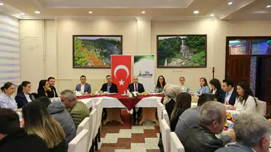 Artvin Valisi Cengiz Ünsal, Valilik Personeliyle Bir Araya Geldi