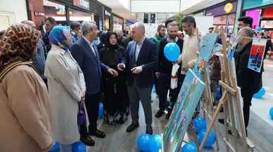 Rize'de Otizmli gençler sergi düzenledi