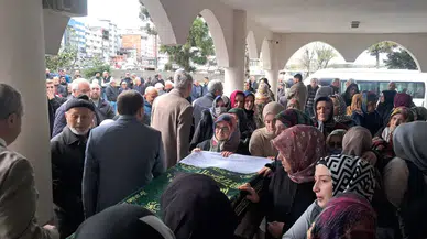 Kansere yenik düşen akademisyen Zeynep Şanlı Akdemirci, memleketi Rize’de toprağa verildi