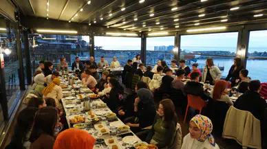 Rahmi Metin RİBEGEM gönüllüsü gençlerle iftarda buluştu