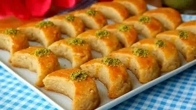 Ramazan Bayramına özel: Bir dilimle mutluluğu bulacağınız Aypare Tatlısı tarifi