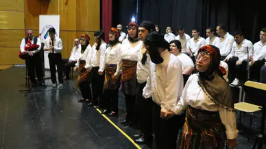 Özel gereksinimli gençler Rize Belediyesi'nin organizasyonunda sahne aldı