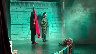Çayeli'de lise öğrencileri tarafından "Hilalin Sancağı" adlı oyun sahnelendi