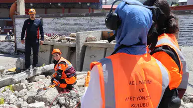 Uygulamalı eğitim alan üniversiteliler afet zamanında profesyonel müdahaleye hazırlanıyor