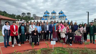 RTEÜ'de "Annemin Çiçek Bahçesi Etkinliği" düzenlendi