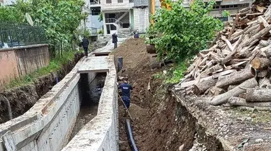 Çayeli'nde kanalizasyon yenileme çalışmaları devam ediyor