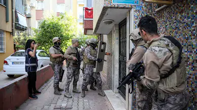 Polis, evde bulamadıkları uyuşturucu şüphelilerini kardeşine aratıp yakaladı