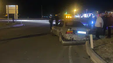 Mudurnu'da minibüs ile çarpışan otomobilin sürücüsü yaralandı
