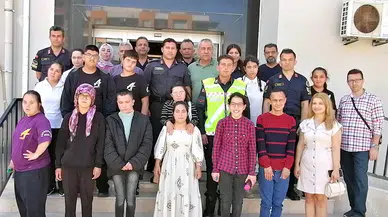 Erdemli'de engelli öğrenciler jandarmayı ziyaret etti