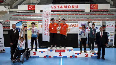 Kastamonu'da özel öğrencilerin yarıştığı floor curling turnuvası sona erdi