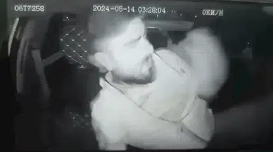 Taksi şoförüne satırlı saldırı; parmağı koptu