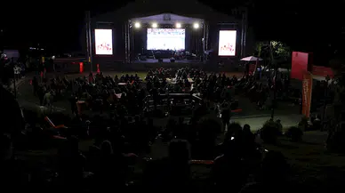 Milli heyecan parklara taşındı