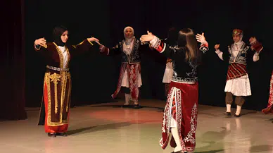 Gümüşhane'de engelli öğrenciler dans gösterisi yaptı 