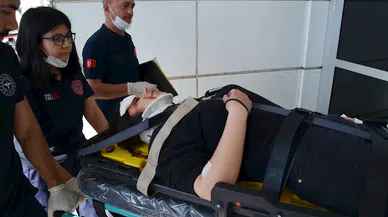 2 lise öğrencisine çarpıp kaçan 17 yaşındaki  sürücü teslim oldu; 29 bin lira ceza uygulandı 