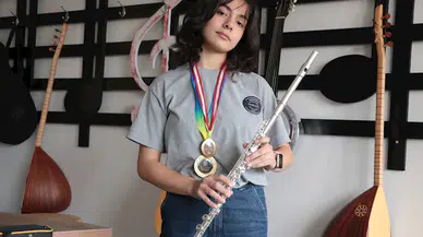 Yan flütte dünya üçüncüsü Gülfem İlay'ın hedefi; Cumhurbaşkanlığı Senfoni Orkestrası