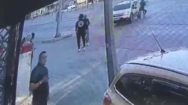 Cipin yayalara çarptığı kaza kamerada; 4 yaralı