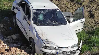 Bolu'da kamyonla çarpışarak şarampole devrilen otomobilin sürücüsü yaralandı