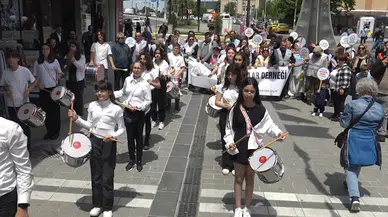 İstanbul- Avcılar'da engelli ve yakınlarından bandolu yürüyüş