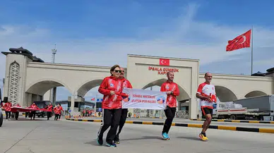 Atatürk'ün Selanik'teki evinden alınan toprak, İpsala'da törenle atletlere teslim edildi