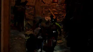 İstanbul - Eyüpsultan'da otomobiliyle inşaat alanına düşen sürücü öldü