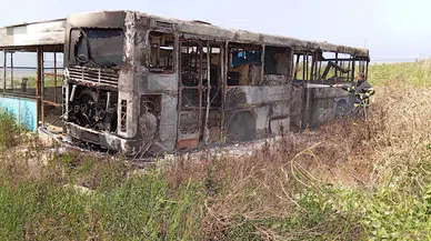 Hatay’da balık ekmek minibüsü küle döndü  
