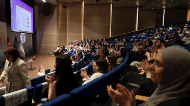  Dr. Kasapoğlu ‘Gençlik, Geleceğe Bakış, İyi Oluş’ seminerinde konuştu