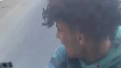 İstanbul - D-100'de patenle tehlikeli yolculuk