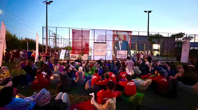Osmaniye’de gençler, açık hava sineması etkinliğinde buluştu