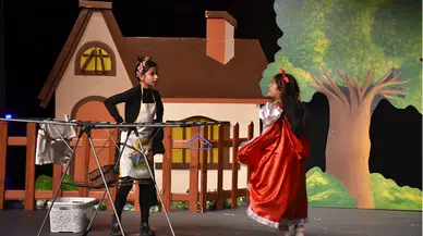 Trabzon'da "Yönetmen Öğretmen Tiyatro Festivali" başladı