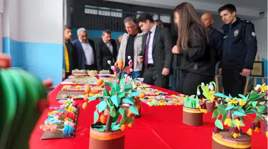 Oğuzlar'da "Gençlik Haftası" konulu resim sergisi açıldı