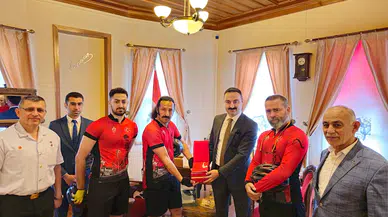 Atatürk'ün evinden alınan toprak ve Türk Bayrağı Samsun'a ulaştı