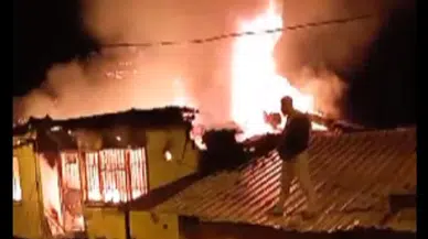 Prizde unutulan şarj aleti yangına sebep oldu; panik anları kamerada