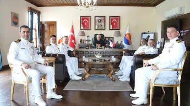 Donanmanın gururları Finike'de